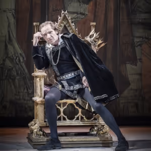 Review: GRACE PERVADES, Starring Ralph Fiennes