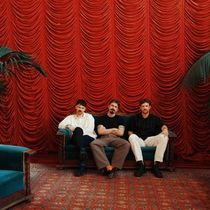 Irish Folk Trio Amble Adds New Dates to Headlining U.S. Tour