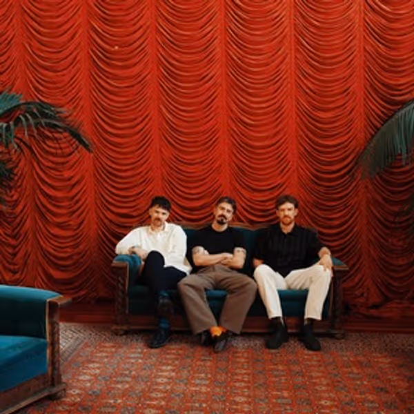 Irish Folk Trio Amble Adds New Dates to Headlining U.S. Tour Photo