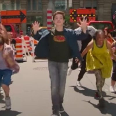 VIDEO: Netflix Debuts 13: THE MUSICAL Film Trailer