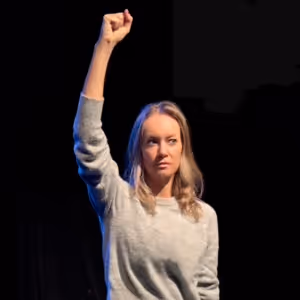 Joanna Pickering Showcases Lara's Journey In The 59th Annual Festival Off-Avignon At…
