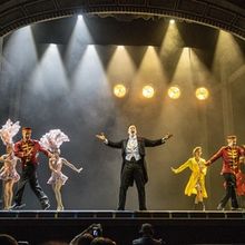 PHOTOS: HOUDINI, el musical mágico, se presenta en el Teatro Calderón de Madrid