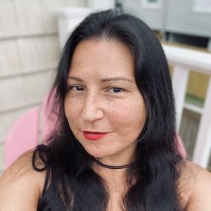 Interview: Luz Michelle Brings the Laughs with COMELODY at Don't Tell Mama