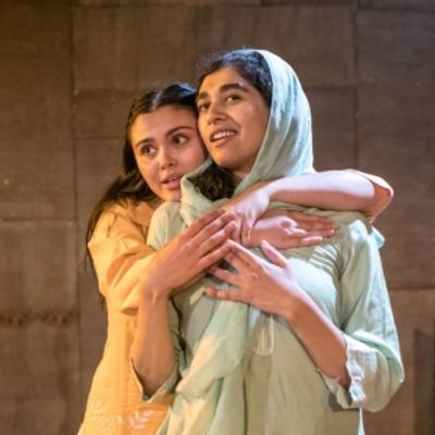 Review: SANTI & NAZ, Soho Theatre