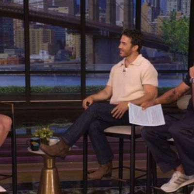 Mary Beth Barone Challenges Mark Consuelos to Arm-Wrestling Match on LIVE