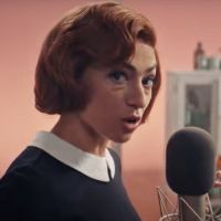 VIDEO: SATURDAY NIGHT LIVE Creates Theme Songs For BRIDGERTON, STRANGER THINGS, THE…