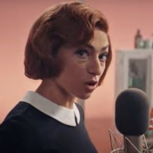 VIDEO: SATURDAY NIGHT LIVE Creates Theme Songs For BRIDGERTON, STRANGER THINGS, THE…