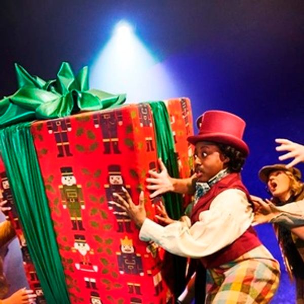CHRISTMAS CAROL GOES WRONG to Make Australian Premiere at Sydney Opera House Photo