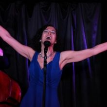 BWW Review: Leslee Warren Performs Eye-Opening ME MYSELF & EYE: SONGS FROM A NEARSIGH