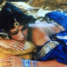 Mrs. Shobha Deepak Singh Presents An Exhibition Of Antique Textiles 'Vastra Shobha'