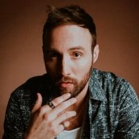 RUSTON KELLY Shares New Single 'Michael Keaton'