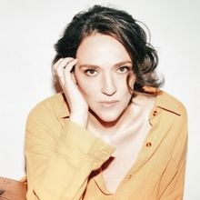 ILLINOISE's Becca Stevens Releases New Album 'Maple to Paper'