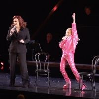 Video: Watch Jinkx Monsoon and Kristin Chenoweth Chat Queen to Queen at CHICAGO Video