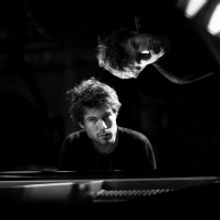 Thomas Bartlett Releases 'Bach: French Suites'