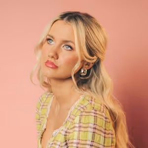 Breakout Country Star Elizabeth Nichols to Play First Headlining Tour