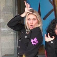 Video: Toronto Cast of SIX Visit Hans Holbein Portrait of King Henry VIII at Art Gall