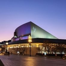 Student Blog: Experiencing the Musicals in Two Different Countries