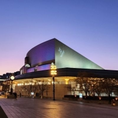 Student Blog: Experiencing the Musicals in Two Different Countries