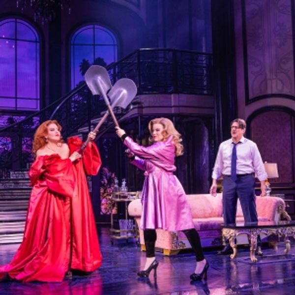 Video/Photos: Megan Hilty, Jennifer Simard, Michelle Williams & More in DEATH BECOMES HER - Chicago Theater Video