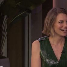 Lauren Cohan on LIVE WITH KELLY AND MARK: Moving from New Jersey to England at 13
