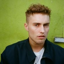 Sam Fender Calls Out The Establishment In New Single 'Aye'