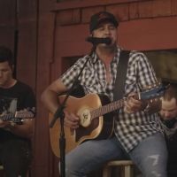 VIDEO: Luke Bryan Performs 'Born Here Live Here Die Here' on LATE NIGHT WITH SETH MEYERS