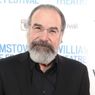Mandy Patinkin Shares Advice for Jonathan Bailey Ahead of SUNDAY