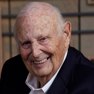 Country Music Hall of Fame Member Jerry Bradley Passes Away At 83