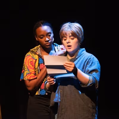 Review: FUN HOME at The Gladstone Theatre