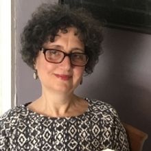 Creative Nonfiction THE SMALLEST OBJECTIVE Yields Discoveries About Several Local Per