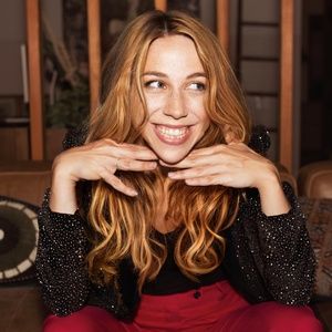 Town Hall Theater To Present TINA FRIML’S BIG APPLE COMEDY