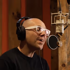 Video: Ian Axel and Yair Evnine Perform 'Moon Boy' From WONDER