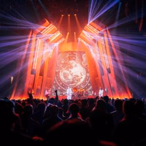 Photos: THE SMASHING PUMPKINS KICK OFF THE RATS IN A CAGE TOUR Photo