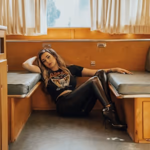 Jacquie Roar Releases New Single 'Learn About Love'