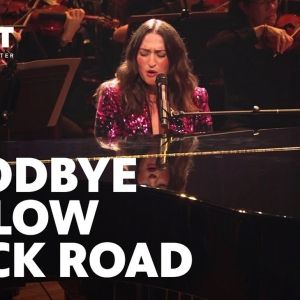 Video: Sara Bareilles Covers 'Goodbye Yellow Brick Road' in Kennedy Center Concert…