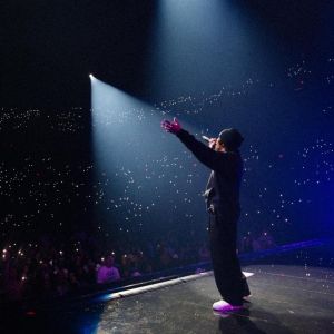 D4vd Rounds Out Massive Year With Live Rendition of 'Romantic Homicide'