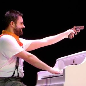 Crítica: ASESINATO PARA DOS at Teatro Milán
