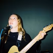 Julia Jacklin to Release THE GEM Album with 2026–2027 Tour