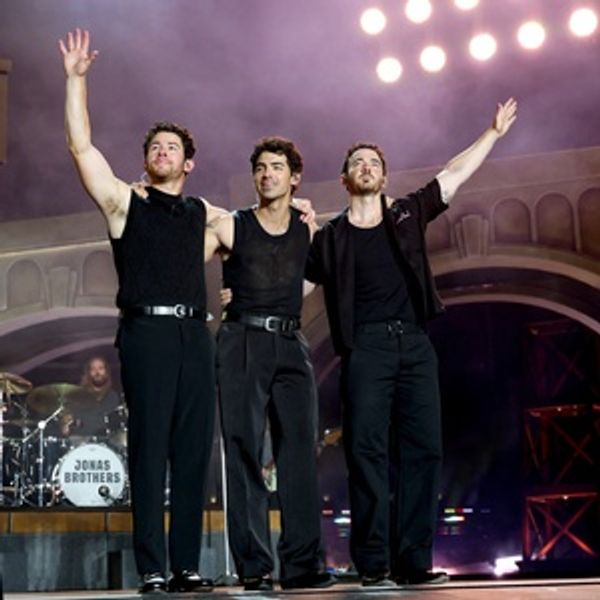 Jonas Brothers Announce New North American Dates & Hamilton Connection Photo