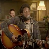 VIDEO: Michael Kiwanuka Performs 'You Ain't the Problem' on THE TONIGHT SHOW
