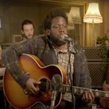 VIDEO: Michael Kiwanuka Performs 'You Ain't the Problem' on THE TONIGHT SHOW