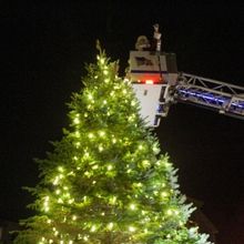 New CAMELBACK WINTER VILLAGE Kicks Off Holiday Magic with Santa Claus