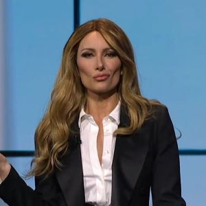 Watch Laura Benanti's Hilarious Return as Melania Trump on THE LATE SHOW with…