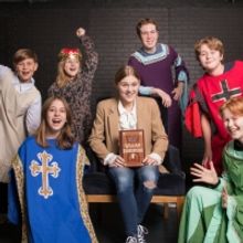 THE COMPLETE WORKS OF WILLIAM SHAKESPEARE (ABRIDGED) [REVISED] Comes to the Theatre S