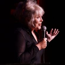 BWW Review: JULIA SWEENEY'S OLDER & WIDER, The SNL Alum Bares Her Comedy Chops and Sh