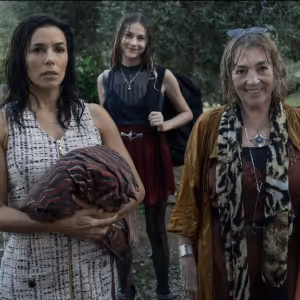Video: Watch Sneak Peek From Premiere Episode of Apple TV+ Series LAND OF WOMEN