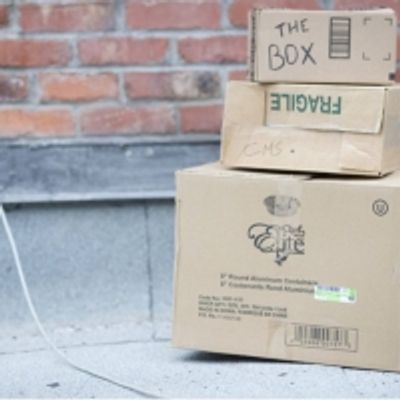 BWW Review: THE BOX at Studio Hydro-Quebec Monument-National