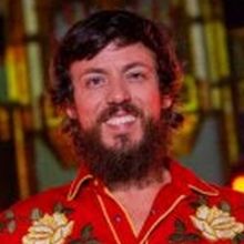 Chris Janson Keeps Taking Us Down the 'Holiday Road' As We Head Into the Most Magical