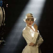 Jennifer Lopez Reveals New Look at KISS OF THE SPIDER WOMAN