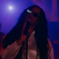 VIDEO: H.E.R. Performs 'Damage' on JIMMY KIMMEL LIVE! Video